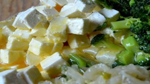 Киш с брокколи и сыром фета