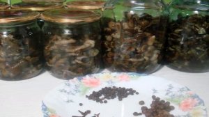 Маринованные опята с гвоздикой