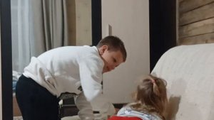 У меня гости❤️но меня почти убили нафиг!!!