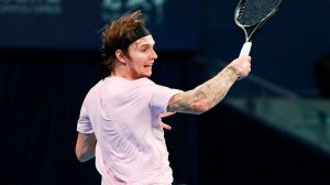 Теннисист Александр Бублик выиграл турнир в Ханчжоу, завоевав четвертый титул в сезоне