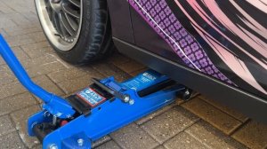 Домкрат автомобильный подкатной 2.5т низкий AE&T
