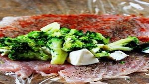 Куриные роллы, фаршированные брокколи и сыром