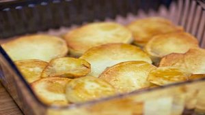 Картофель с фаршем в духовке