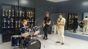 Музыка на спектакль от "САМ Источника"