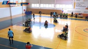 После ввода из аута игрок оранжевых перехватывай мяч и делает пас. Какое решение примет судья?A