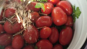 Солим помидорки быстро,просто и вкусно 👍🥰