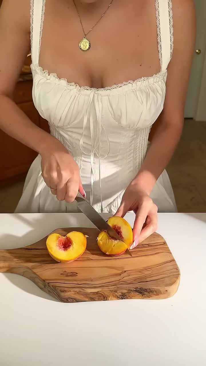 Watermelon Peaches Burrata Sandwich for Sugar Cravings (346 Calories) смотреть онлайн