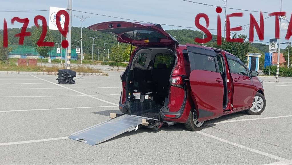 Уникальная TOYOTA Sienta NSP172G смотреть онлайн