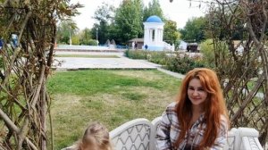 Марина Назарова с дочуркой..