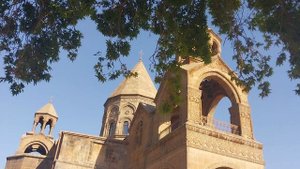 Звон колокола в Эчмиадзине