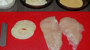 Куриные отбивные с ананасами
