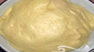 Кулич с белым изюмом