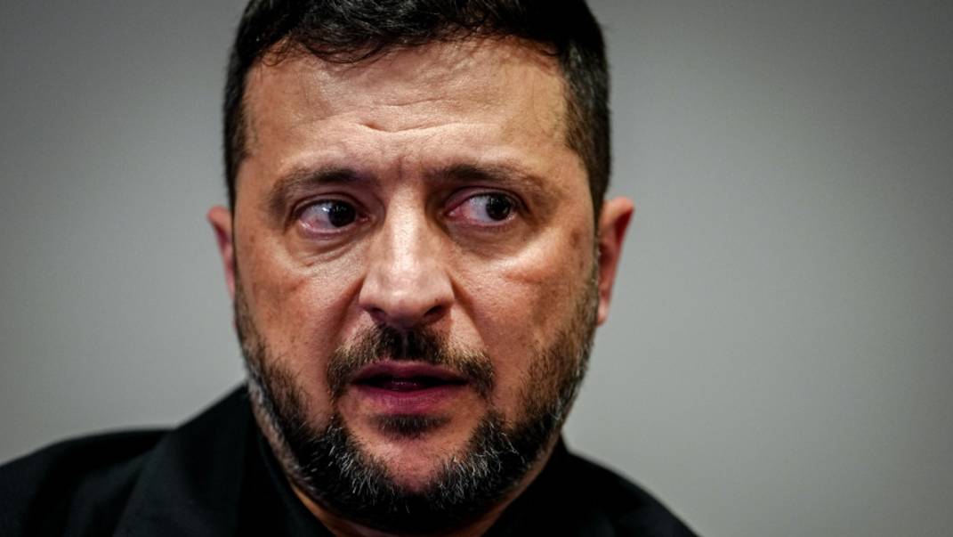 Зеленский обвинил единомышленников в провале создания лестного образа Украины