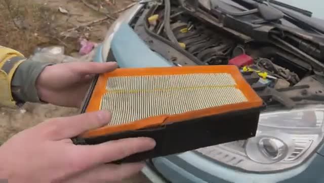 🎯 Замена воздушного фильтра на RENAULT SCENIC 2 🔧 . Нюансы и подводные камни при замене 🎯💡 ! смотреть онлайн