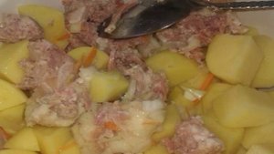 Картофель с тушенкой