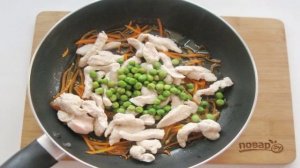 Китайский жареный рис с курицей