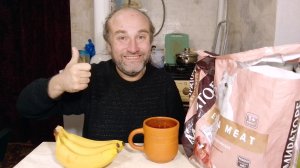 ужин с Рыжулей. и как в меня влезло 4 банана? мукбанг. обжор. еда на камеру. диета. шизофрения.