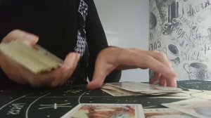 Каких отношений он хотел бы с вами? Расклад Таро