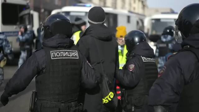 Диаспора ОТРАБОТАЛА быстро! Как мигранты наказывают неугодных россиян