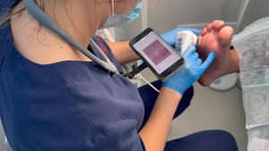 Дерматологам и подологам