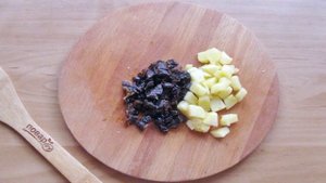 Куриные зразы с фруктовой начинкой