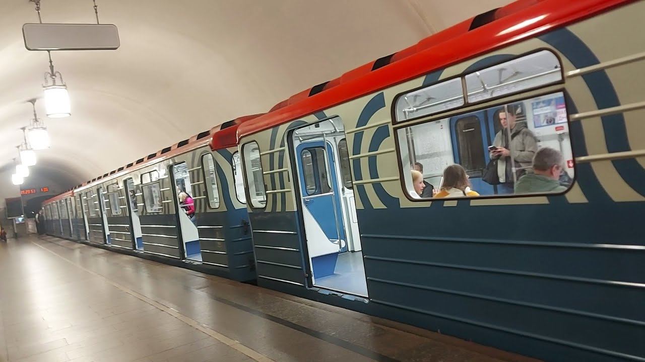 Поезд "Красная шапочка" (81-717.5М/714.5М). Парад поездов к 90-летию Московского метро (18.05.25)