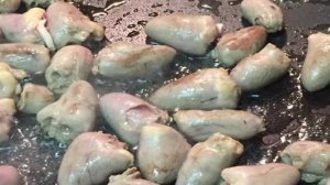 Куриные сердечки с печенью