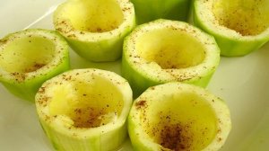 Кабачки, фаршированные фаршем и запеченные в духовке