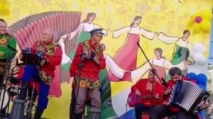 Эх, гармошечка, эх, балалаечка! Песня: "Голубой вагон". Пойте!
