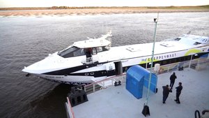 Югорчанам стало проще купить билет на теплоход - заработали терминалы