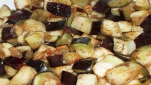 Куриные сердечки с баклажанами