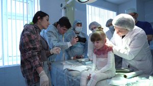 Югорские врачи переняли опыт лечения «детей-бабочек»