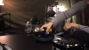 В дождь 45- килограммовая надувная палатка для отдыха в одиночном кемпинге 😊😊😊