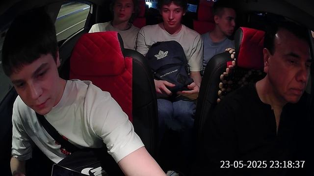4 GUYS