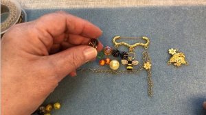 Брошь с пчелой