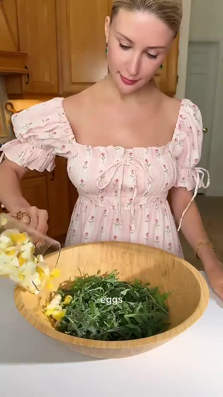 High-Protein Arugula Egg Salad with Mango & Mozzarella (438 Calories | 24g Protein | Energy Boost) смотреть онлайн