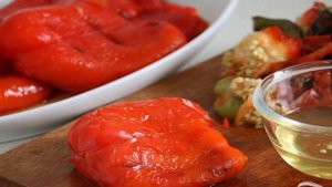 Маринованный печёный перец