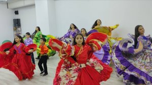 РЕПЕТИЦИЯ ТАНЦА ! ПОДРОСКОВОЙ ГРУППЫ ТЕАТРА  "ТЭРНЭ РОМА "  2025 г сентябрь