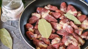 Куриные сердечки с майонезом