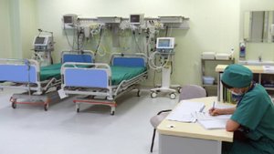 На Камчатке в больнице умерла пострадавшая от нападения медведя женщина
