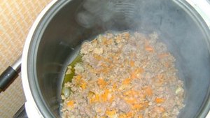 Картофельная запеканка с фаршем в мультиварке Редмонд