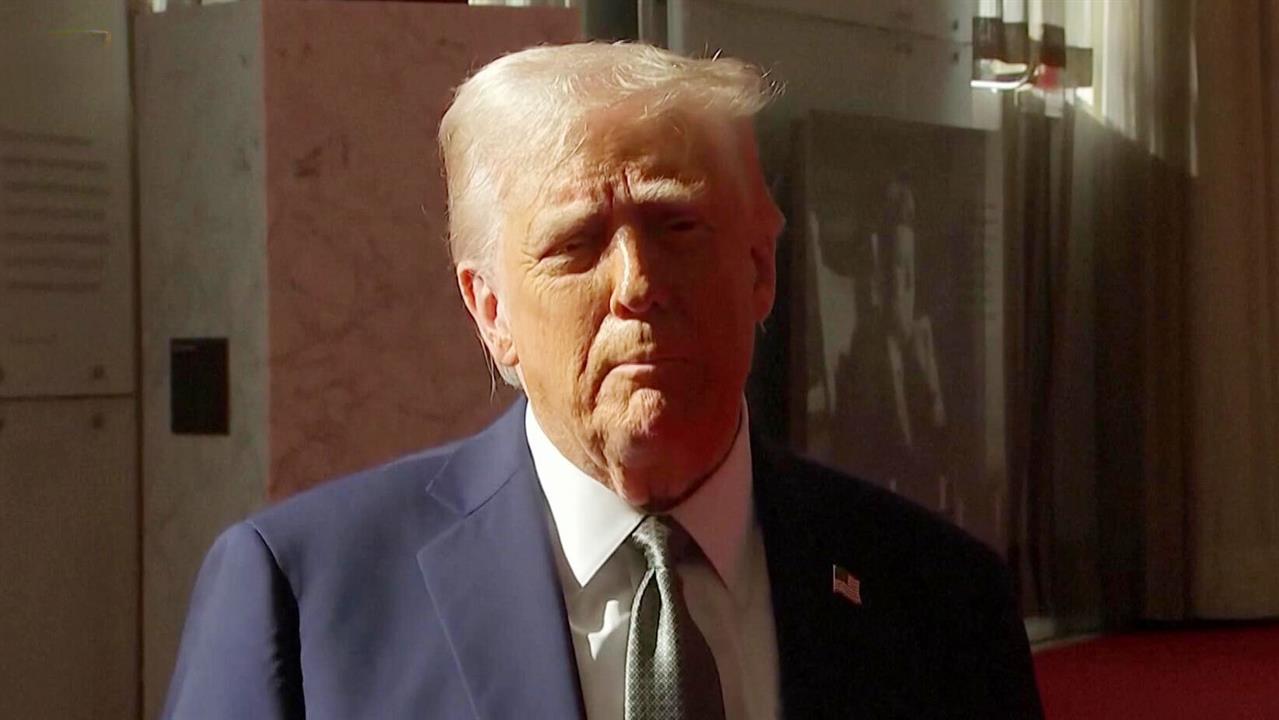 Дональд Трамп убрал портрет своего предшественника в Белом доме
