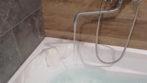 Поэтапная отделка ванны кварц-винилом