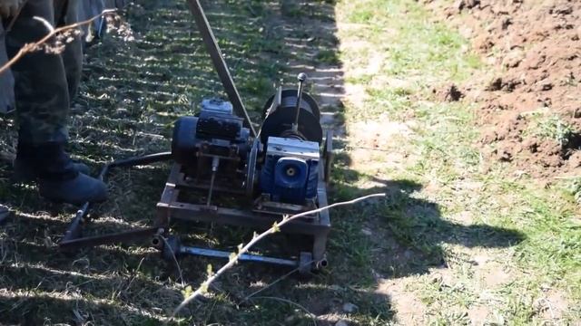 Как посадить картошку не мучаясь! Плуг-лебедка своими руками. смотреть онлайн