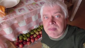 Видео про яблоки под столом. Геннадий Горин