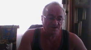 облизывает снежным языком