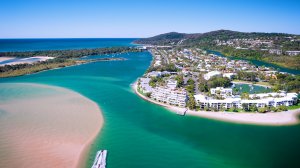 Откройте для себя Нуса-Хедс, Квинсленд — пляжи, сёрфинг и магия заката в формате 4K