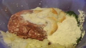 Котлеты из фарша со шпинатом