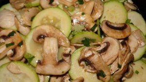 Кабачки жареные с грибами