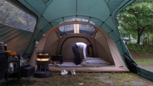 Одиночный кемпинг в роскошной палатке XL с гостиной и комнатой под сильным дождём 😊😊😊